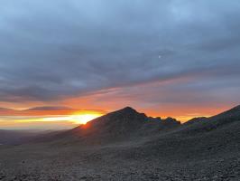 5:49AM near Keyhole, looking at Boulder Field