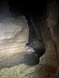 Near start of entrance to cave going upstream